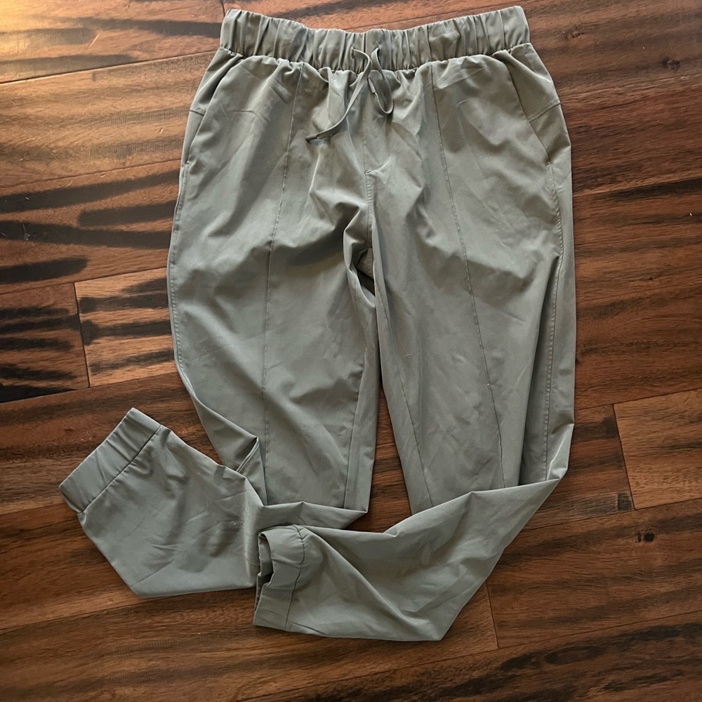 Hunter green drawstring joggers